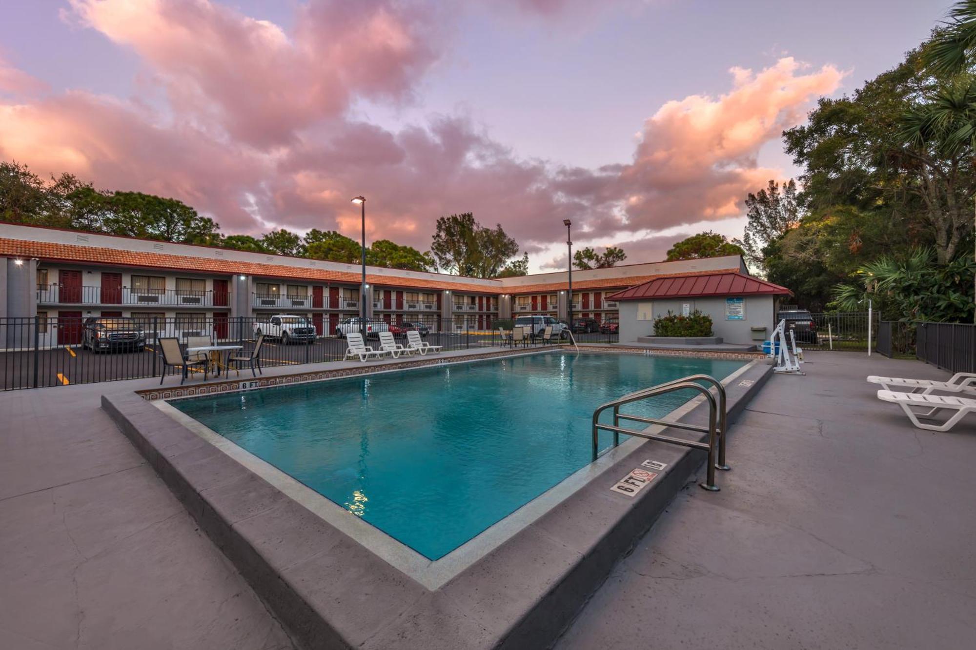 Red Roof Inn Ft Pierce Fort Pierce Εξωτερικό φωτογραφία